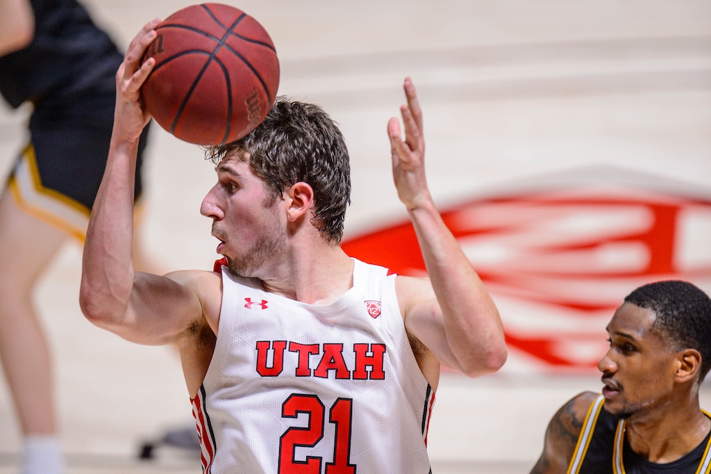 (Trent Nelson | The Salt Lake Tribune) Utah Utes forward Riley Battin (21) as Utah hosts Idaho, NCAA basketball in Salt Lake City on Friday, Dec. 18, 2020.