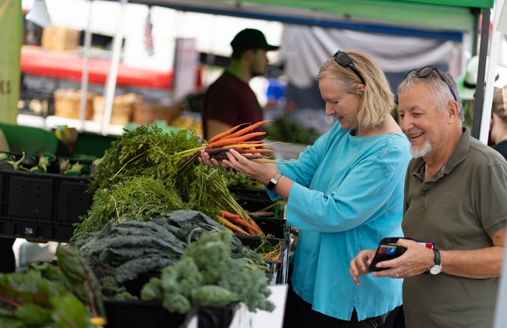 (Francisco Kjolseth | The Salt Lake Tribune) The Murray Farmer’s Market, the longest running farmers market in the state, draws the crowds to Murray Park on Saturday, Aug. 7, 2021.