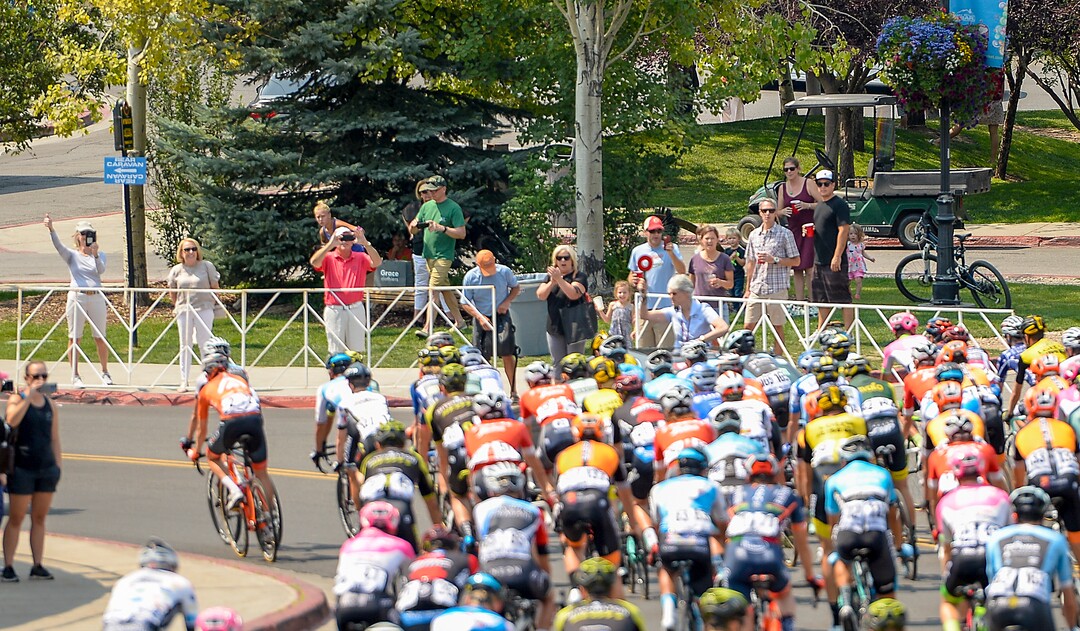 Leah Hogsten  |  The Salt Lake Tribune   The Tour of Utah peloton gets off to a rolling start by making 3 loops up and over Main Street in Park City during Stage 6 on Sunday, August 12, 2018.    
