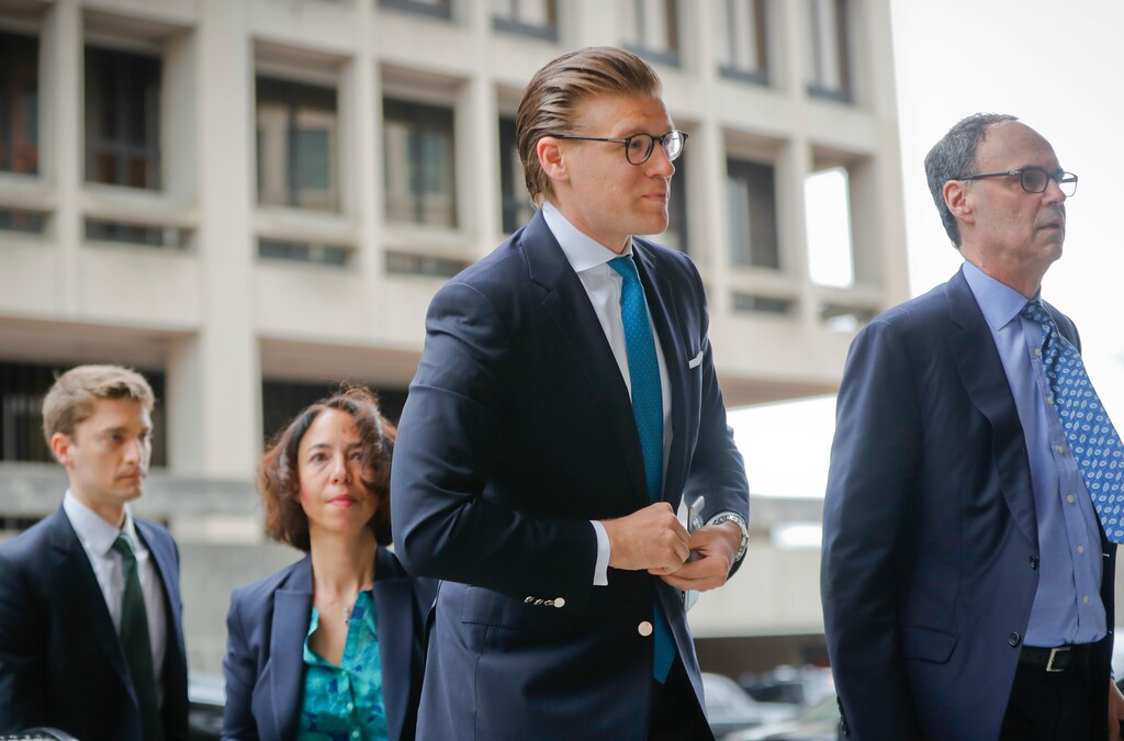 Alex van der Zwaan arrives Federal District Court in Washington, Tuesday, April 3, 2018. (AP Photo/Pablo Martinez Monsivais)