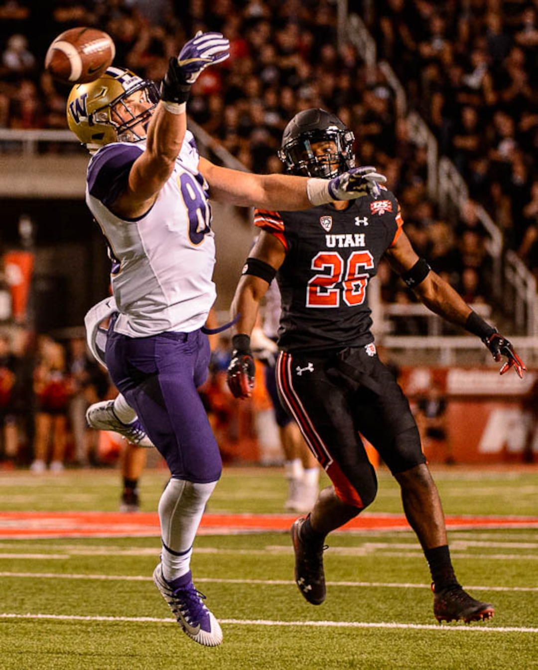 (Trent Nelson | The Salt Lake Tribune)  Washington Huskies tight end Drew Sample (88) reaches for a long throw, missing it, as the University of Utah hosts Washington at Rice-Eccles Stadium in Salt Lake City, Saturday Sept. 15, 2018.