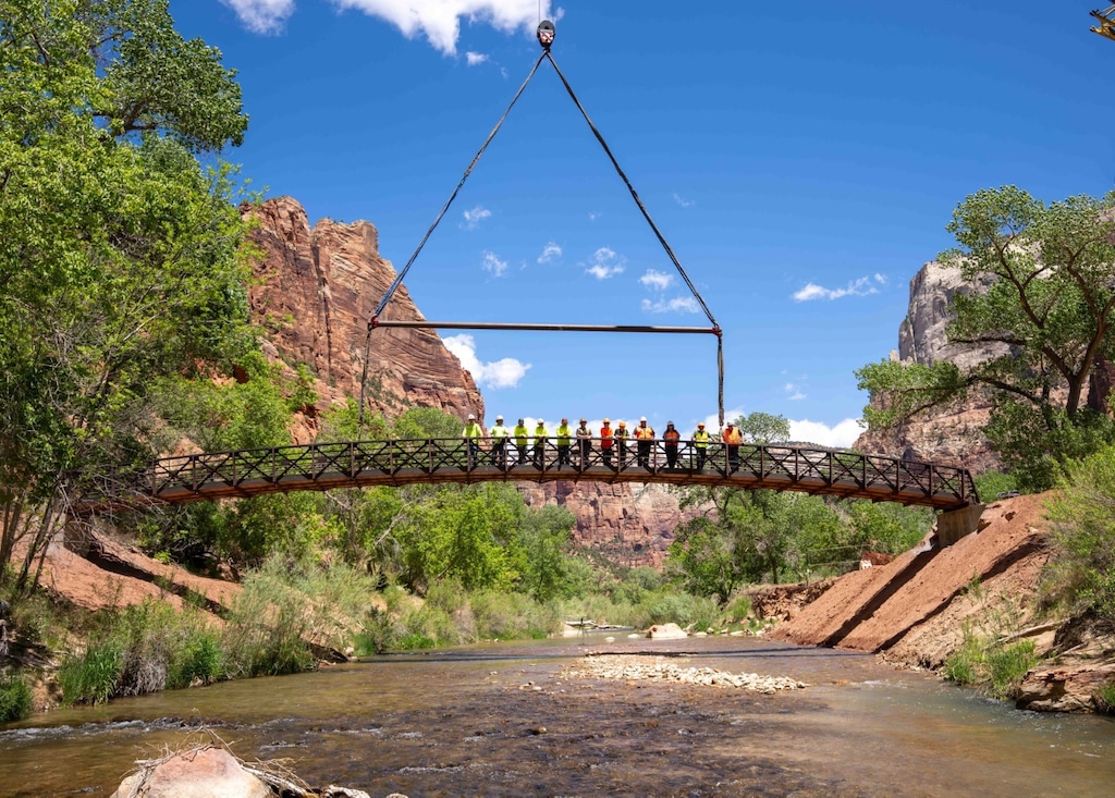 (Zion National Park) Construction crews on the Emerald Pools bridge