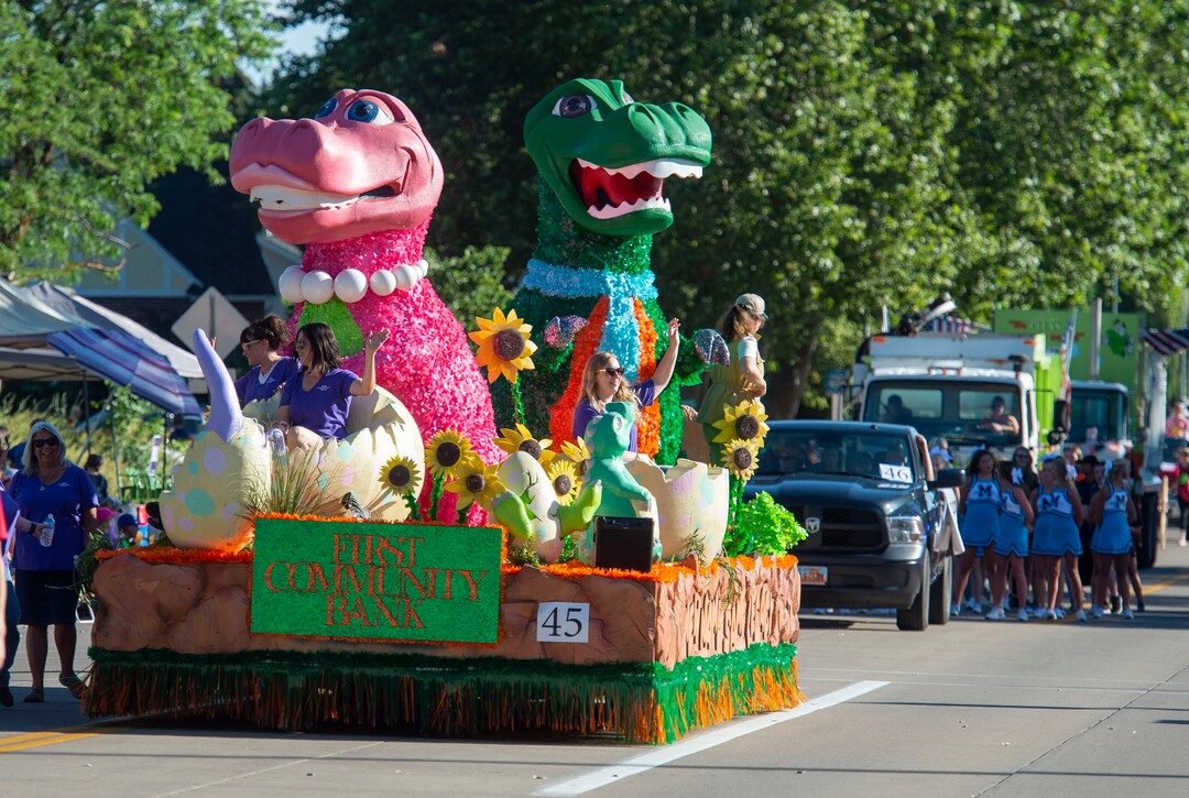 (Rick Egan  |  The Salt Lake Tribune)    The First Community Bank float makes it's way down Mainstreet, in the Bountiful Handcart Days Parade, Friday, July 19, 2019.