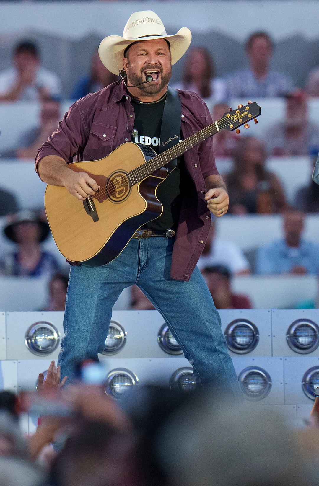(Leah Hogsten | The Salt Lake Tribune) Country star Garth Brooks performs with his band during his Stadium Tour Friday, June 17, 2022 at Rice-Eccles Stadium.