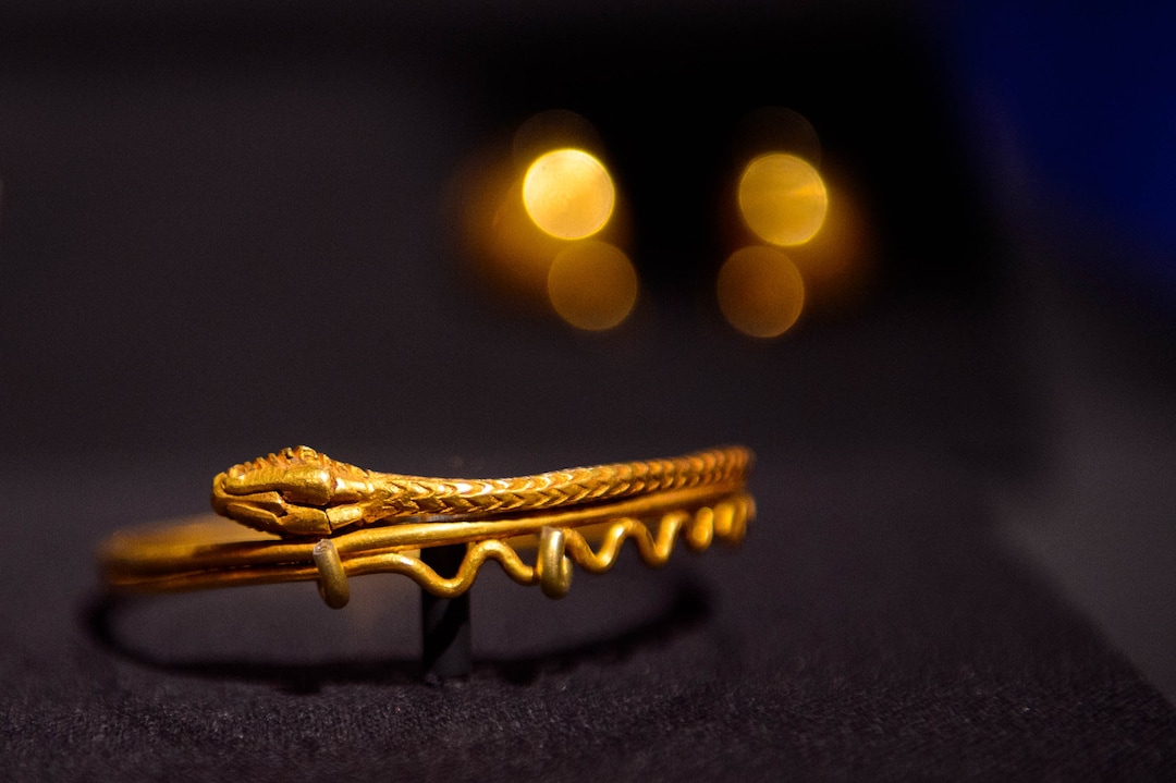 (Trent Nelson  |  The Salt Lake Tribune) A gold snake bracelet, part of Pompeii: The Exhibition, opening Saturday at The Leonardo in Salt Lake City on Thursday Nov. 21, 2019.
