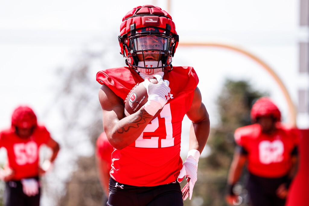 (Hunter Dyke | Utah Athletics) Running back Mike Mitchell participates in the first day of Utah football fall camp in Salt Lake City on Monday, July 31, 2023.