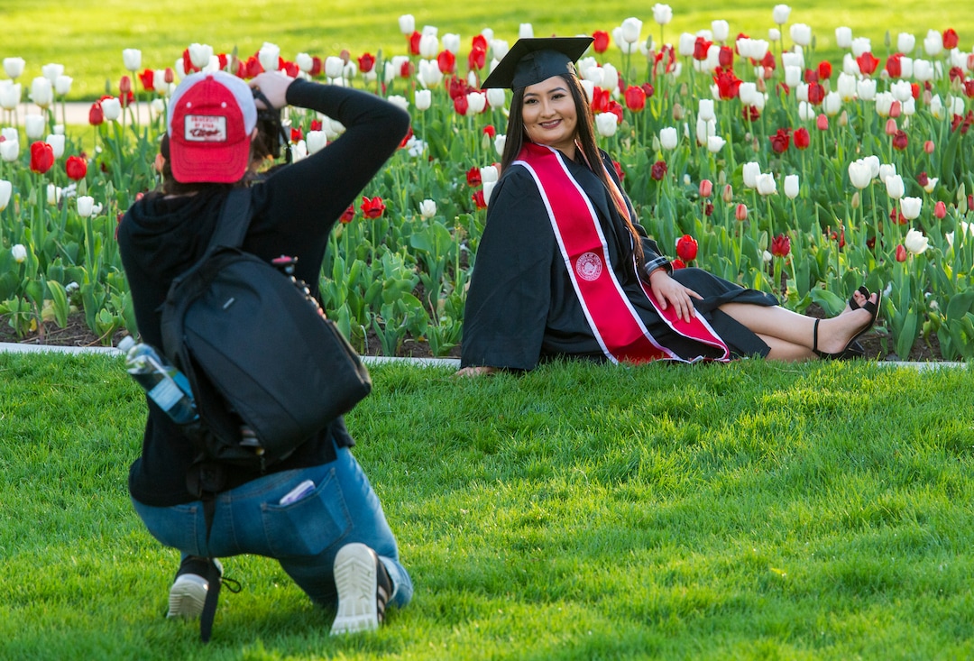 (Rick Egan  |  The Salt Lake Tribune)    Britlee Stokes snaps a photo of Victoria Gamarra at Presidents Circle at the University of Utah, Thursday April 30, 2020