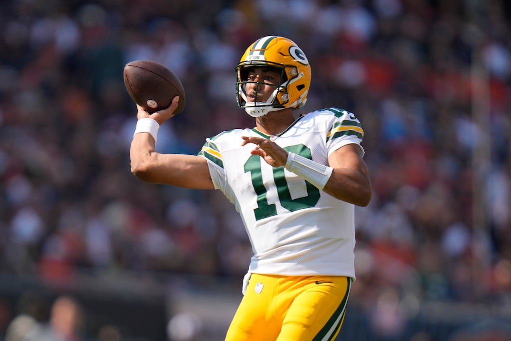 Jordan Love delivers in opener, throws 3 TD passes as Packers beat Bears  38-20