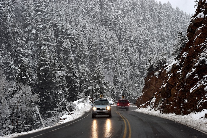 (Scott Sommerdorf | The Salt Lake Tribune)
Cars heading up Big Cottonwood Canyon, Friday, November 17, 2017.