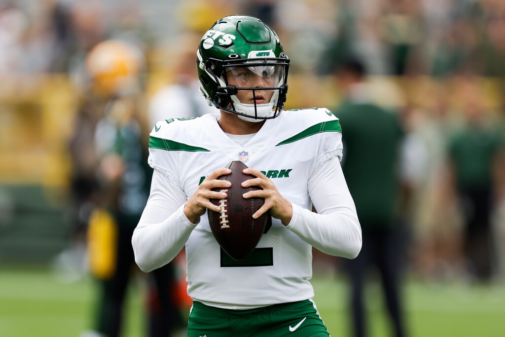 (Matt Ludtke | AP) New York Jets' Zach Wilson warms up before a preseason NFL football game against the Green Bay Packers Saturday, Aug. 21, 2021, in Green Bay, Wis.