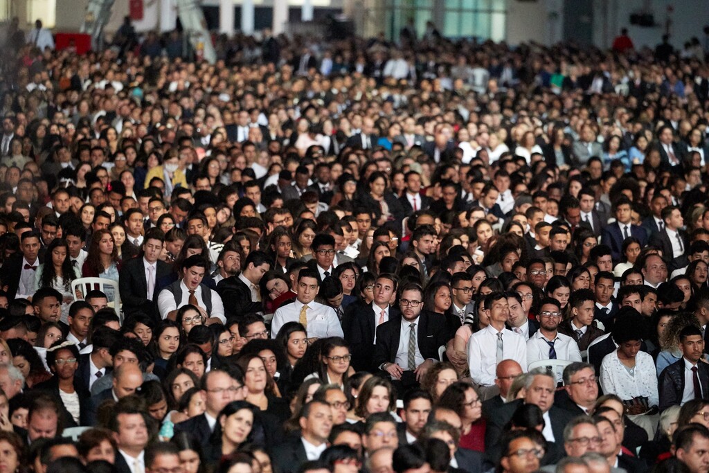 (Photo courtesy of The Church of Jesus Christ of Latter-day Saints)
More than 37,000 Brazilians hear President Russell M. Nelson speak at a devotional at the Anhembi Convention Center in São Paulo on Sept. 1, 2019.