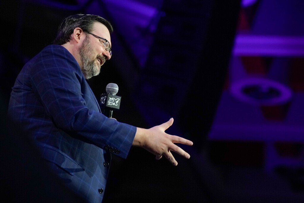 (Francisco Kjolseth | The Salt Lake Tribune) Bestselling Utah-based author Brandon Sanderson leads a spotlight panel at FanX in 2025.