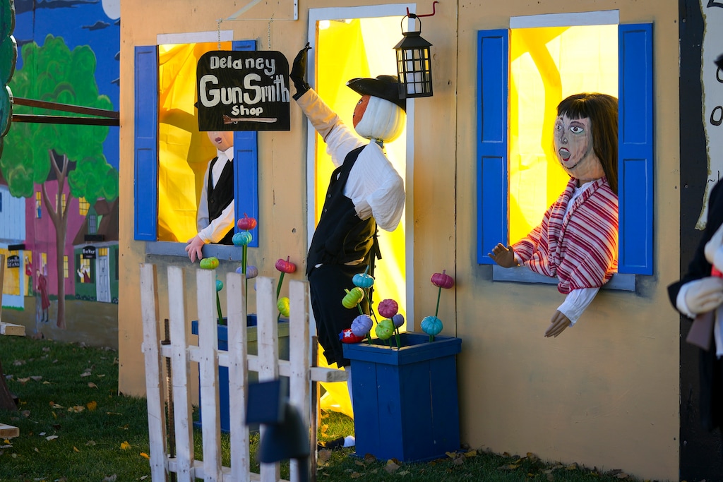 (Bethany Baker | The Salt Lake Tribune) A scene at the annual Pumpkin Walk in North Logan on Thursday, Oct. 15, 2026.