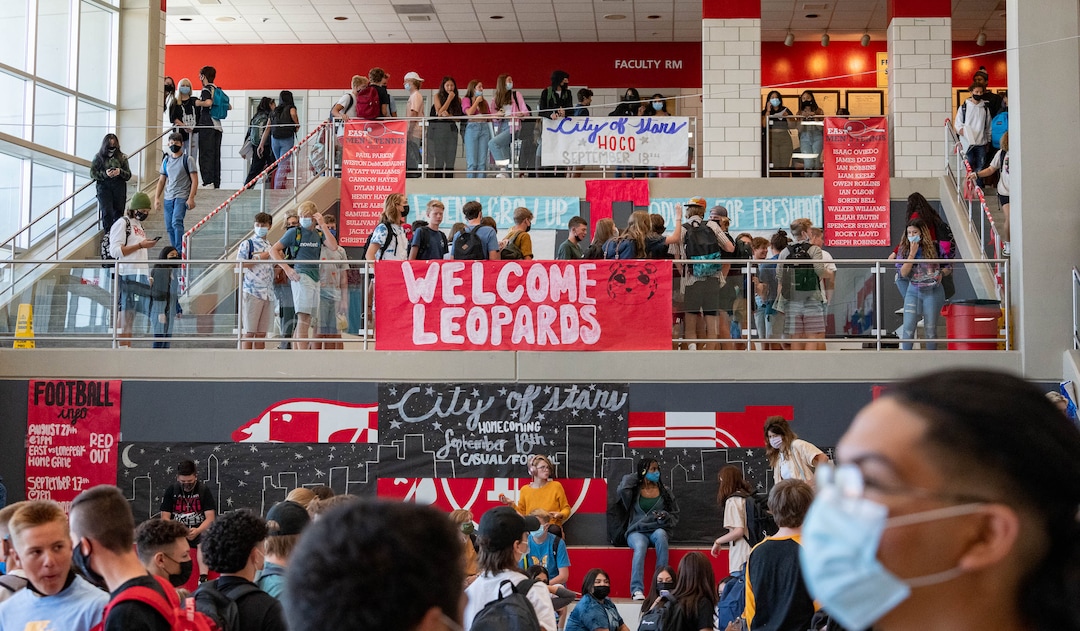(Francisco Kjolseth | The Salt Lake Tribune) East High School students fill the cafeteria for the first day back of school on Tuesday, Aug. 24, 2021
