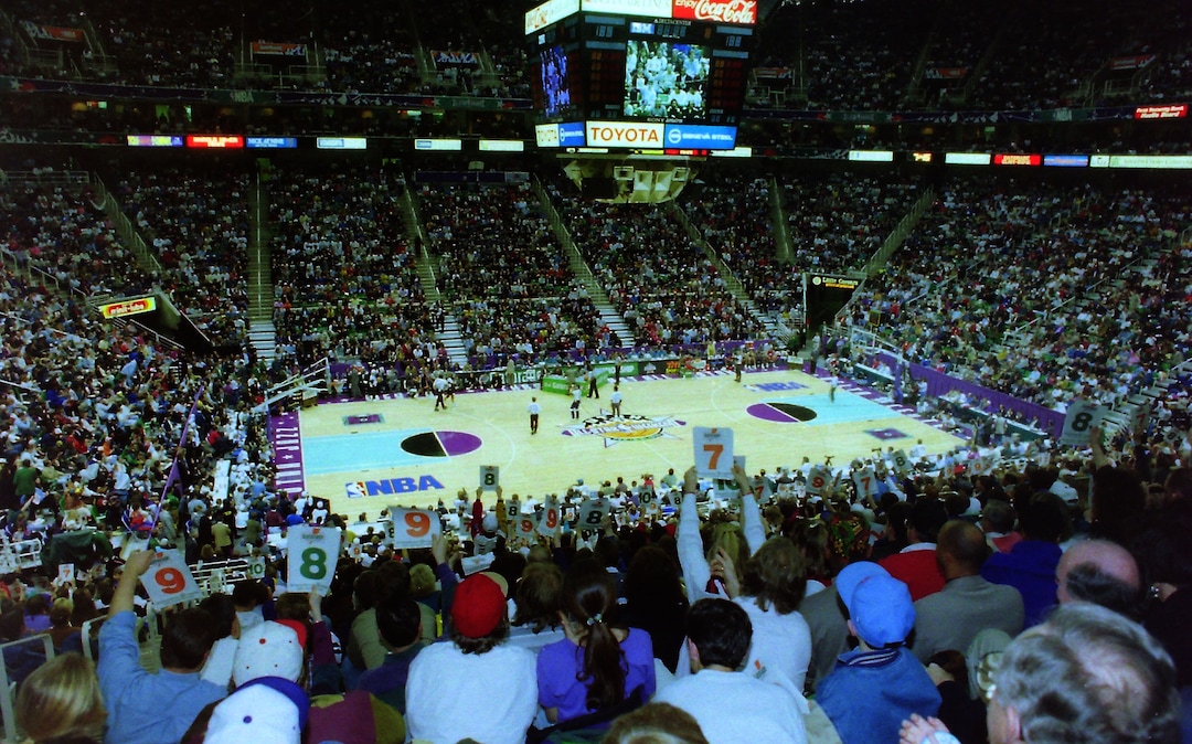 (Rick Egan | Tribune file photo) The Slam Dunk Contest during the 1993 All-Star Game festivities in the Delta Center in Salt Lake City, Saturday, Feb. 20, 1993.