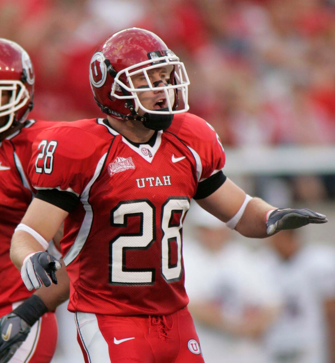 (Trent Nelson  |  Tribune File Photo)  Steve Tate in action against Arizona on Friday September 2, 2005, at Rice-Eccles Stadium.