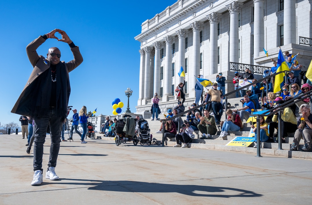 (Rick Egan | The Salt Lake Tribune) Alex Boye performs during a rally against Russia's invasion of Ukraine, organized by the Utah Ukrainian association, on Saturday, March 12, 2022.
