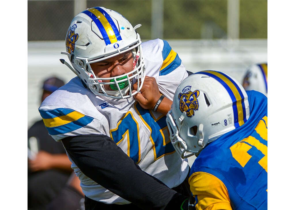 (Leah Hogsten  |  The Salt Lake Tribune)  Orem tackle Kingsley Suamataia in 2019.