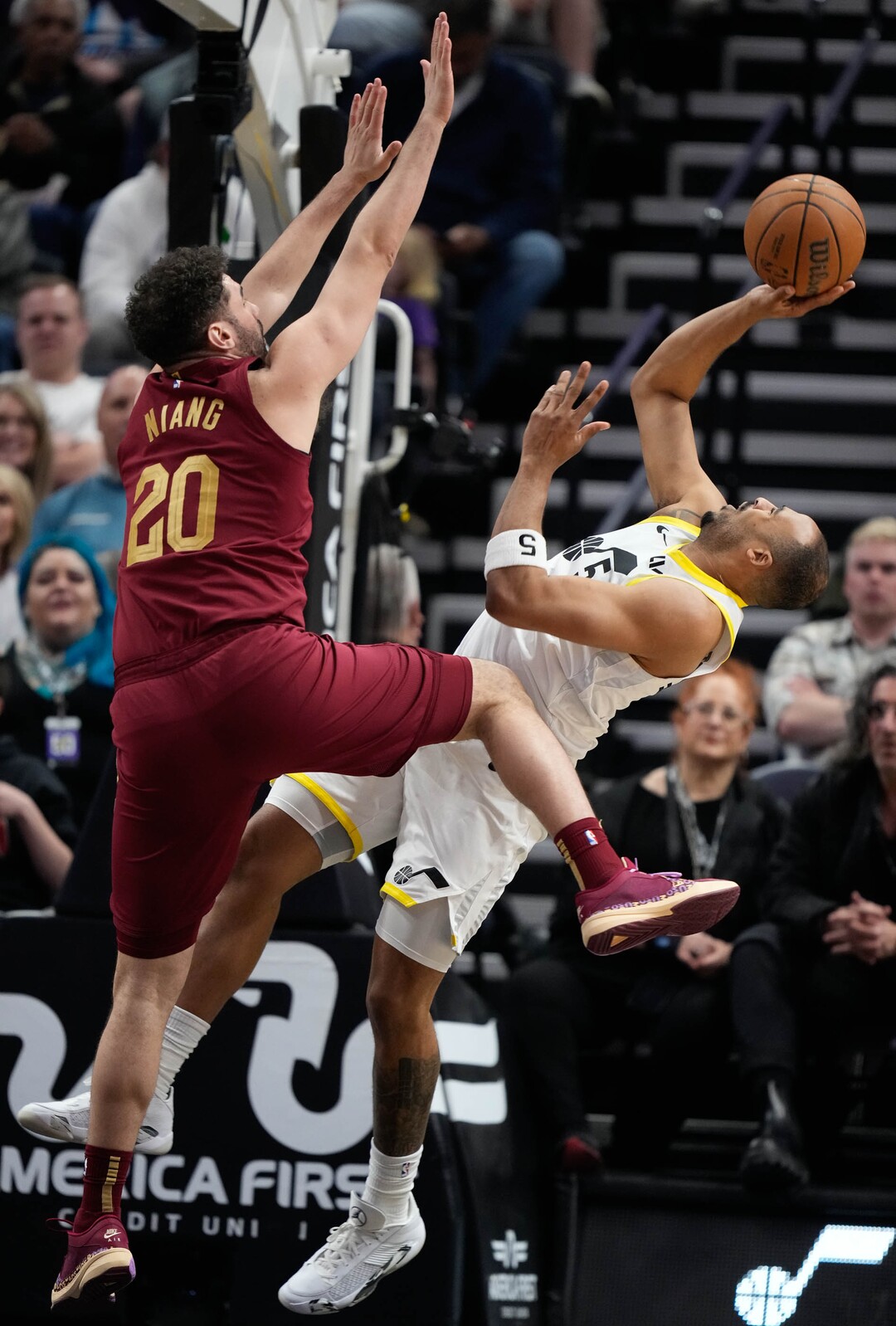 (Francisco Kjolseth  |  The Salt Lake Tribune) Cleveland Cavaliers forward Georges Niang (20) pressures Utah Jazz guard Talen Horton-Tucker (5) at the hoop as the Utah Jazz host the Cleveland Cavaliers in NBA action at the Delta Center in Salt Lake City on Tuesday, April 2, 2024.