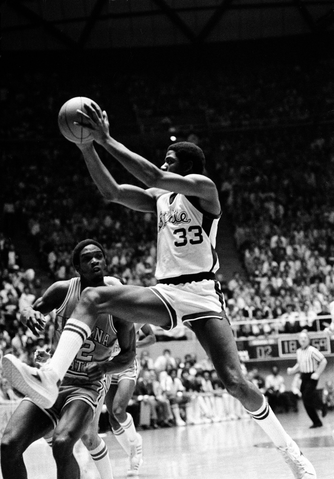 (AP Photo) Michigan State's Earvin "Magic" Johnson goes high for a layup during the NCAA Championship game against Indiana State at Salt Lake City, March 26, 1979. 