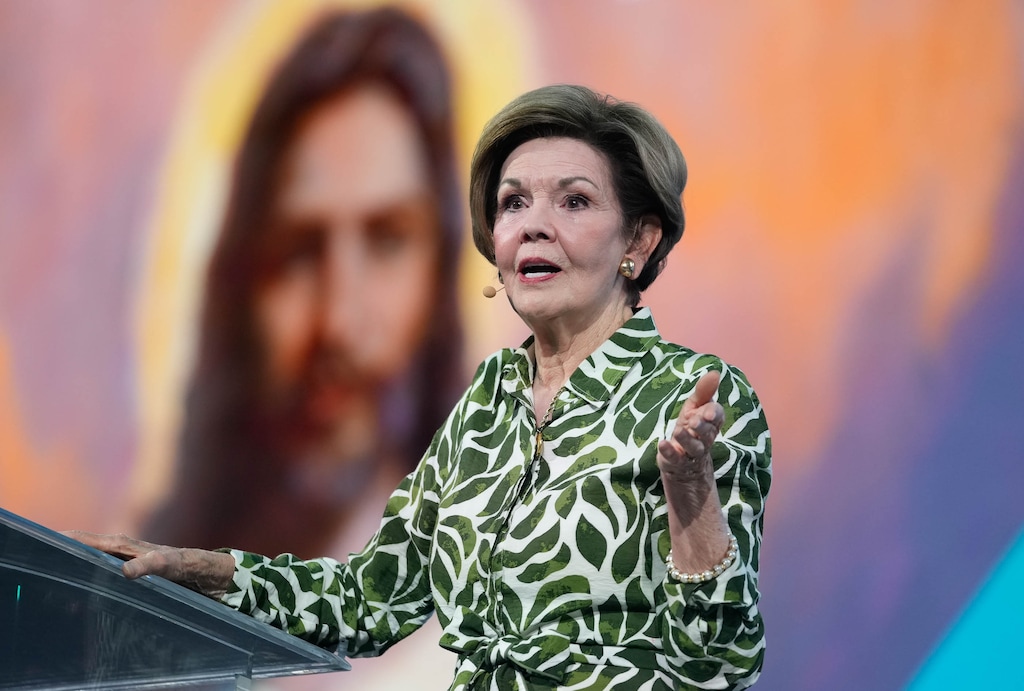 (Francisco Kjolseth | The Salt Lake Tribune) Kristen Oaks gives the closing keynote address on Saturday, Aug. 30, 2025, during the Together in Christ YSA Conference at the Salt Palace Convention Center. 