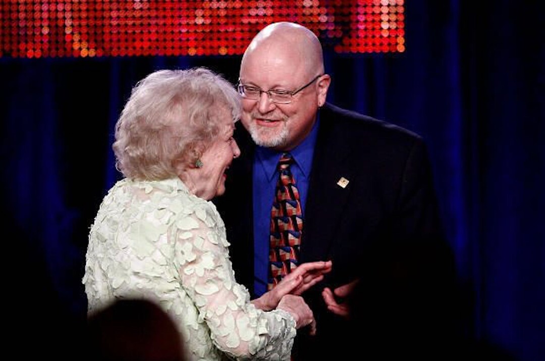 (File photo courtesy of Getty Images) Scott D. Pierce presented Betty White with the TCA’s Career Achievement Award in 2009.
