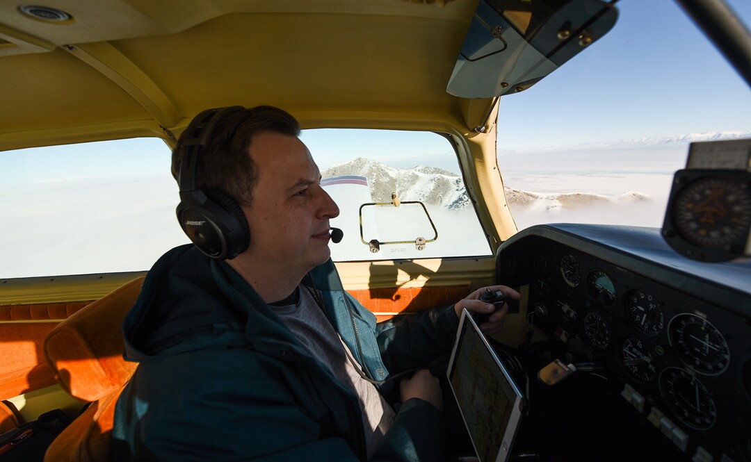 (Francisco Kjolseth  |  The Salt Lake Tribune)  The Salt Lake Valley air quality continues to deteriorate under inversion conditions on Monday, Jan. 14, 2019, obscuring the ground below as pilot Jeff Greenland takes every opportunity to fly above the poor conditions. Over the radio with Salt Lake Approach before landing he can be heard saying "thanks for keeping us all safe during the shutdown," as the longest government shutdown in U.S. history drags on.