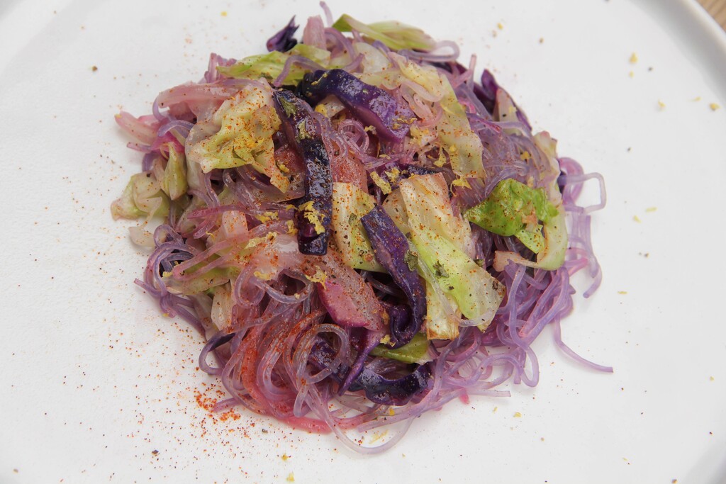 This June 24, 2017 photo shows a recipe for kelp noodles and cabbage in Coronado, Calif. This dish is from a recipe by Melissa d'Arabian. (Melissa d'Arabian via AP)