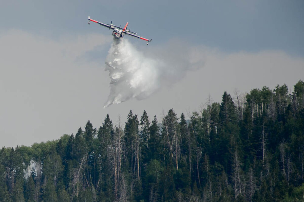 Cabin owners can only wait and worry as Dollar Ridge Fire continues to ...