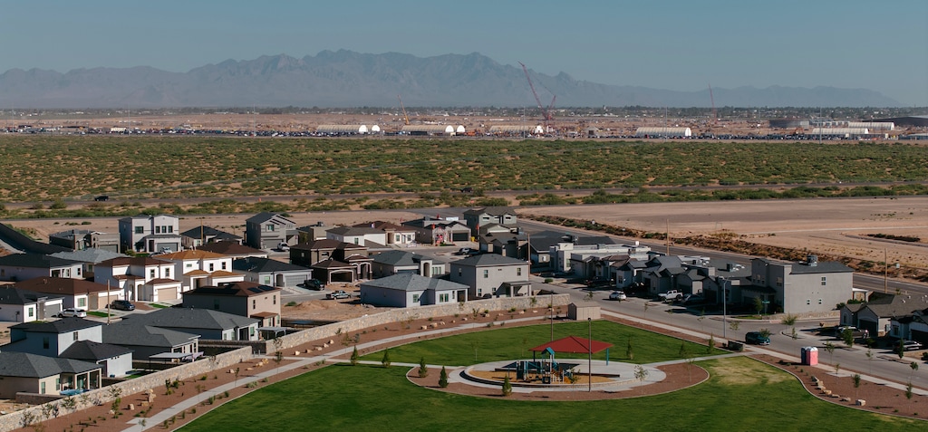 FILE Ñ New homes in northeast El Paso, Texas, a short distance from an enormous Meta AI data center under construction, on July 27, 2026. The Trump administration plans to eliminate a federal requirement that states publicize and solicit public input on applications for air pollution permits for a range of industrial facilities, including new data centers and the power plants needed to run them. (Paul Ratje/The New York Times)