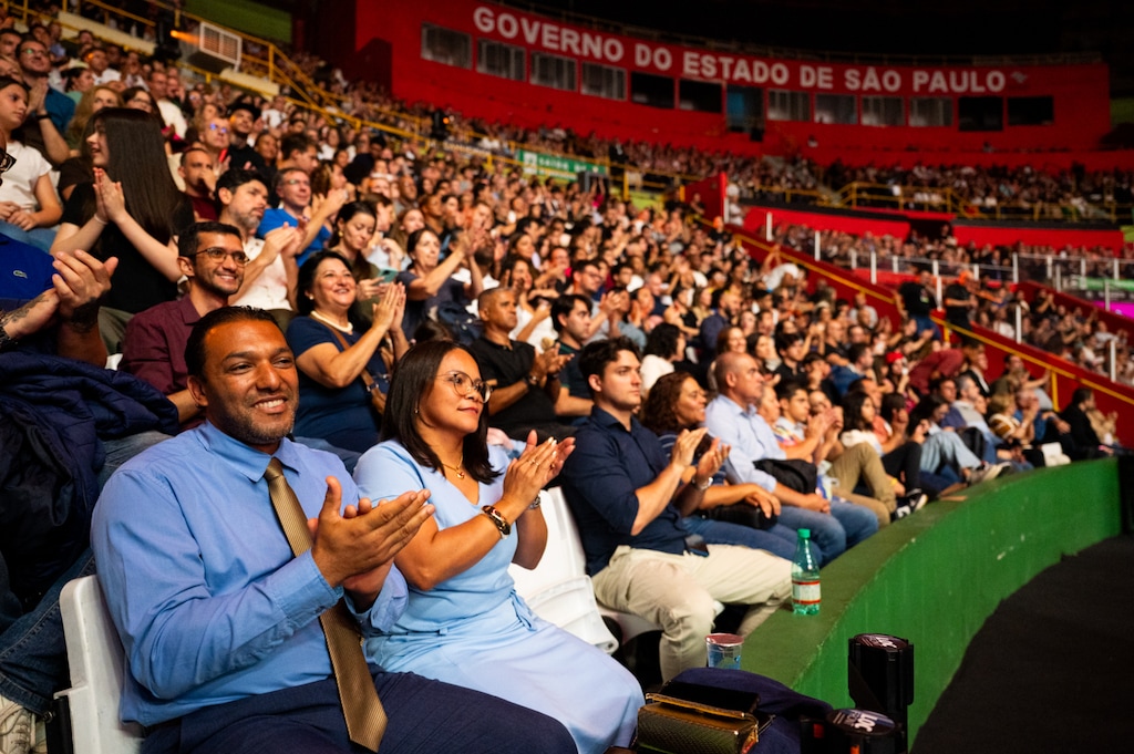 (The Church of Jesus Christ of Latter-day Saints) Audience members applaud The Tabernacle Choir and Orchestra at Temple Square during a concert in São Paulo, Brazil, in February.