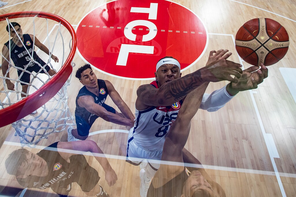 (Ezra Acayan |Pool Photo via AP) Paolo Banchero (8) of USA vies for the ball during the FIBA Basketball World Cup Group C game between United States and New Zealand in Pasay, Metro Manila, Philippines on Saturday Aug. 26, 2023.