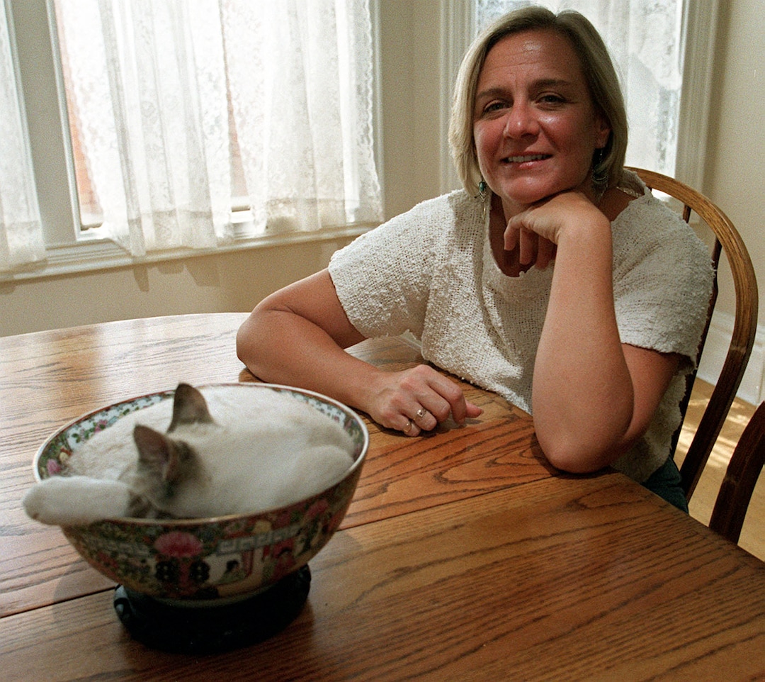 (Danny La | The Salt Lake Tribune) Lynne Whitesides at her home in Salt Lake City in 1998. Whitesides, one of the "September Six" scholars who were disciplined by The Church of Jesus Christ of Latter-day Saints in 1993 for writings that criticized doctrine or leadership, died July 7, 2025, at age 73.
