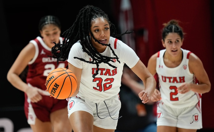 (Francisco Kjolseth | The Salt Lake Tribune) Utah Utes forward Teya Sidberry (32) makes her way down the court as the University of Utah hosts the Oklahoma Sooners in women’s NCAA basketball in Salt Lake City on Wednesday, Nov. 16, 2022.