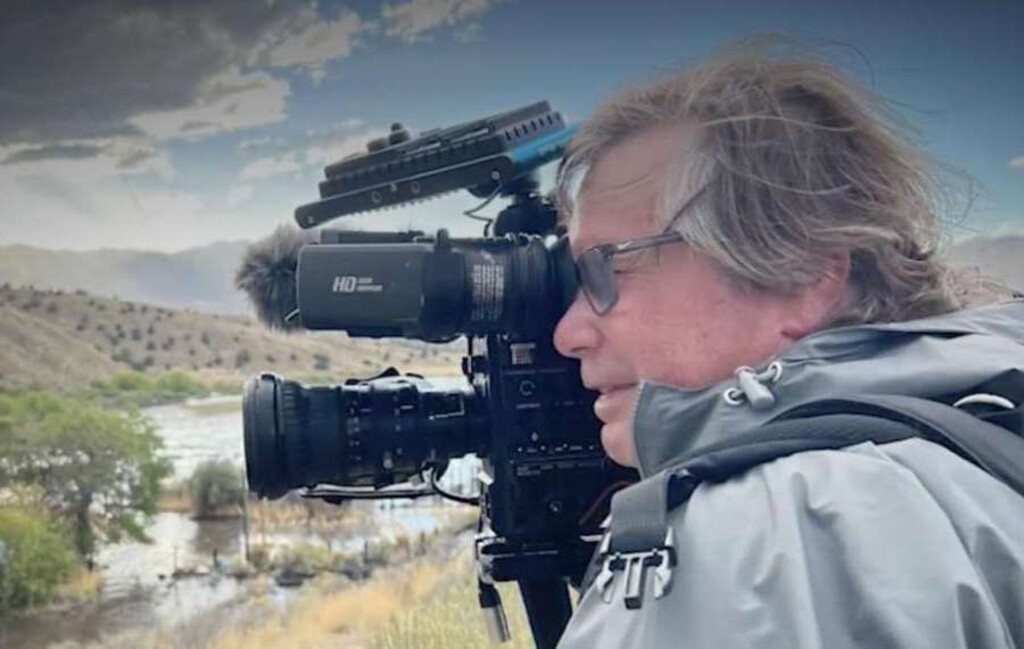 (KTVX Channel 4) Veteran photojournalist Tracy Smith died of injuries he suffered while on assignment.