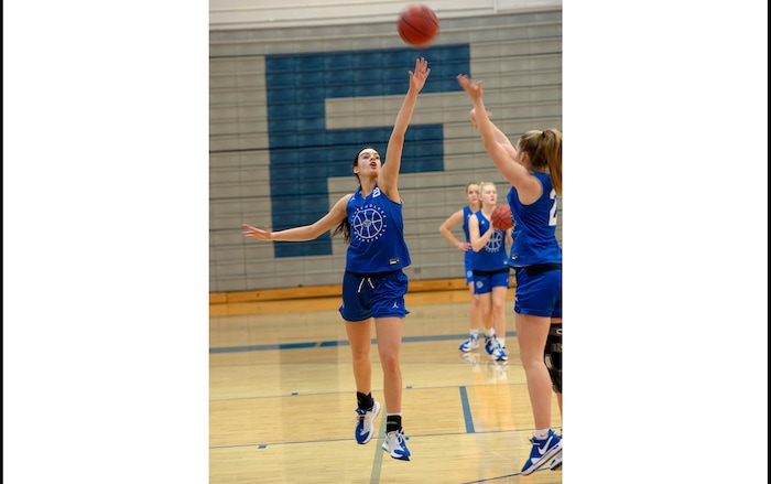 (Francisco Kjolseth  | The Salt Lake Tribune) Averee Porter stretches out for a block as the Fremont girls basketball holds practice on Wednesday, Feb. 24, 2021.