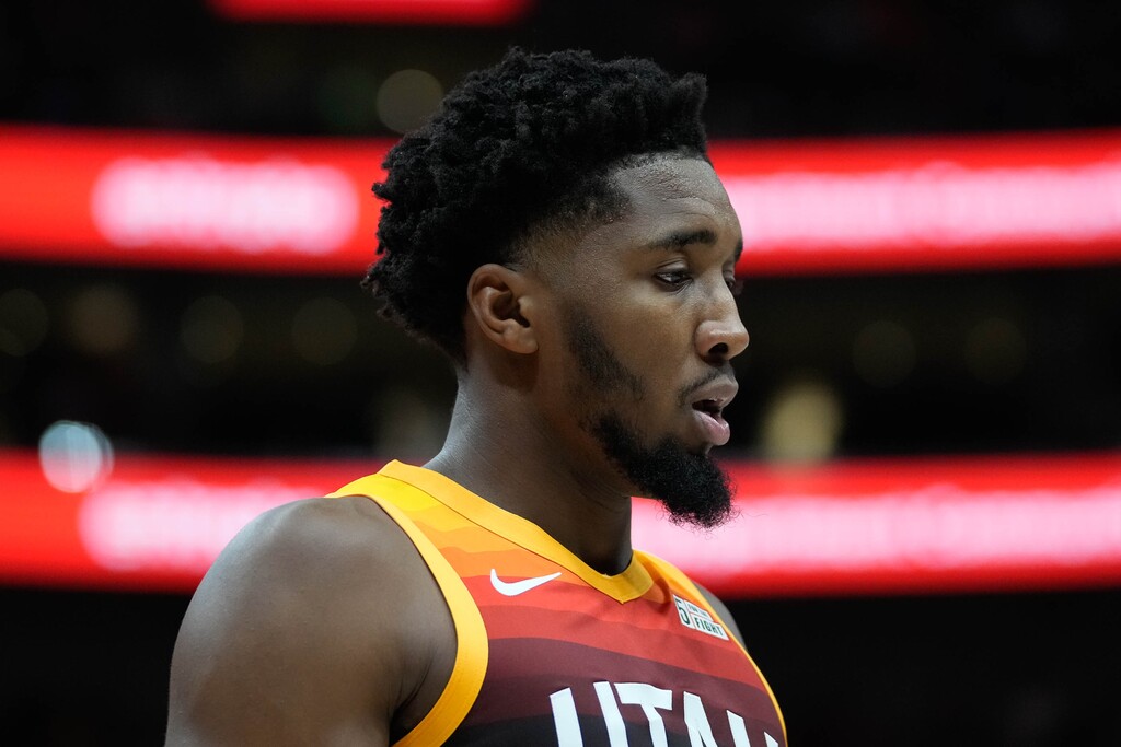 (Francisco Kjolseth | The Salt Lake Tribune) Utah Jazz guard Donovan Mitchell (45) on the court as the Utah Jazz host the Sacramento Kings, NBA basketball in Salt Lake City on Tuesday, Nov. 2, 2021.