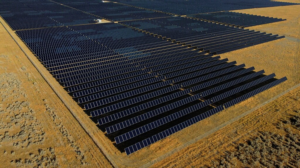 (Rick Bowmer | AP) A solar farm sits in Mona on Tuesday, Aug. 9, 2022.