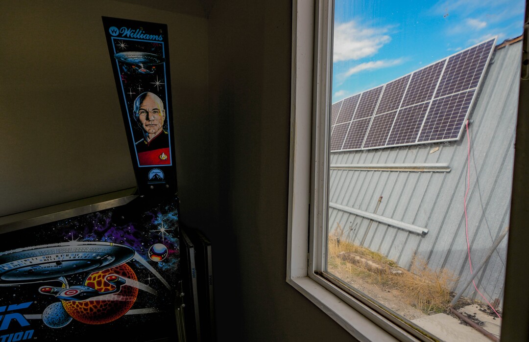 (Francisco Kjolseth  |  The Salt Lake Tribune) A vintage “Star Trek” pinball machine sits in the corner of the community center of Riverbed Ranch in the remote western Utah desert, pictured Saturday, February. 17, 2024.