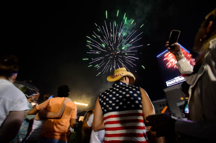 (Trent Nelson | The Salt Lake Tribune)
Fireworks at the 4th of July Celebration at the Gateway in Salt Lake City, Thursday July 4, 2019.
