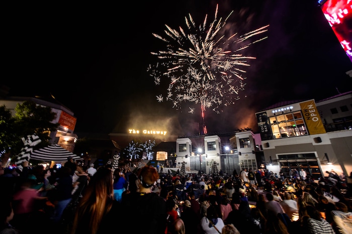 (Trent Nelson | The Salt Lake Tribune)
Fireworks at the 4th of July Celebration at the Gateway in Salt Lake City, Thursday July 4, 2019.