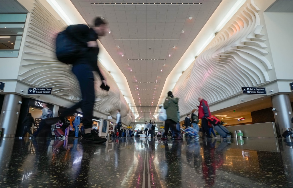 (Francisco Kjolseth  |  The Salt Lake Tribune) The Salt Lake City International Airport. U.S. Customs and Immigration enforcement took a man into custody on concourse B.