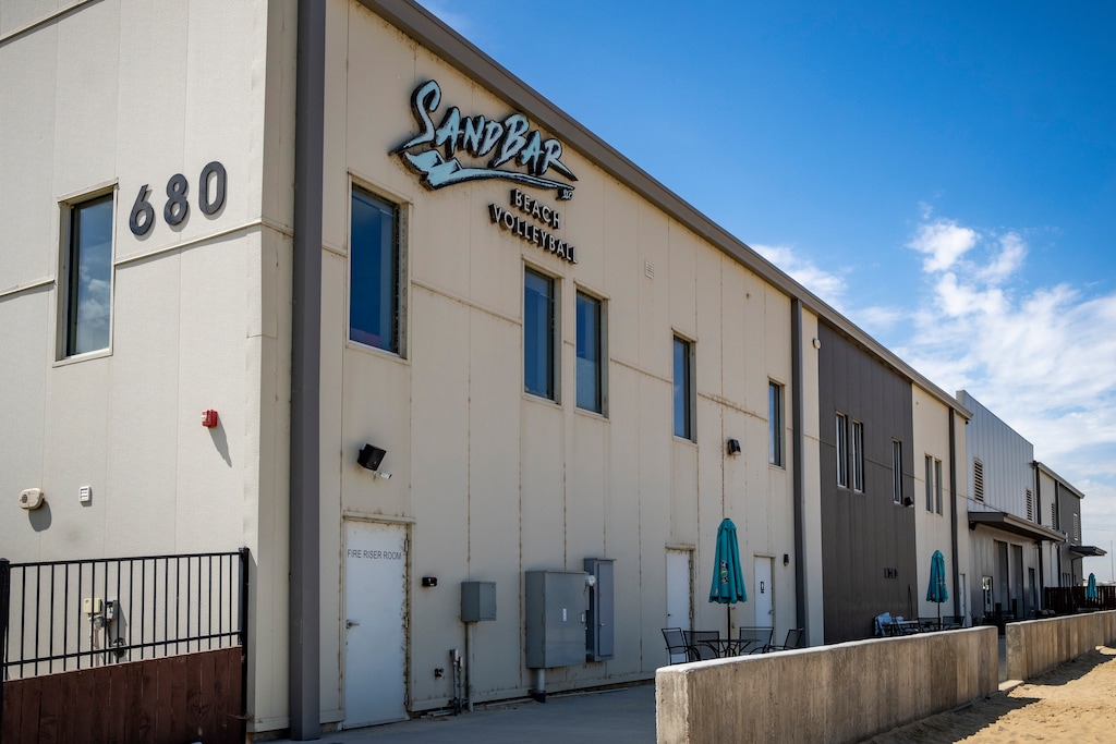 (Rick Egan | The Salt Lake Tribune) The SandBar in North Salt Lake on Redwood Road, on Friday, August 22, 2025.