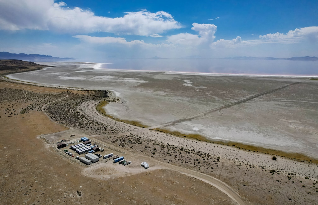 (Francisco Kjolseth | The Salt Lake Tribune) The Great Salt Lake near Rozel Point in August 2025.