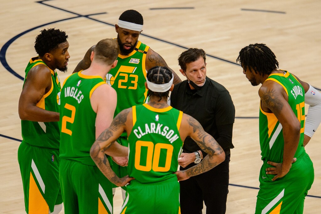 (Trent Nelson | The Salt Lake Tribune) Quin Snyder, jazz huddle as the Utah Jazz host the Houston Rockets, NBA basketball in Salt Lake City on Friday, March 12, 2021. Utah Jazz guard Donovan Mitchell (45), Utah Jazz forward Joe Ingles (2), Utah Jazz forward Royce O'Neale (23), Utah Jazz guard Jordan Clarkson (00), Utah Jazz center Derrick Favors (15)