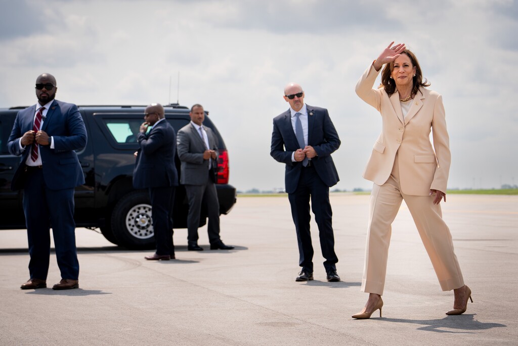 (Erin Schaff | The New York Times) Vice President Kamala Harris, a candidate for the Democratic presidential nomination, arrives in Indianapolis on Wednesday, July 24, 2024.