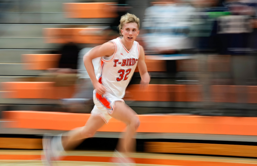 (Francisco Kjolseth | The Salt Lake Tribune) Timpview star Dean Rueckert (32), who is committed to play at BYU, plays in a game in Provo against Payson on Friday, Jan. 16, 2025.