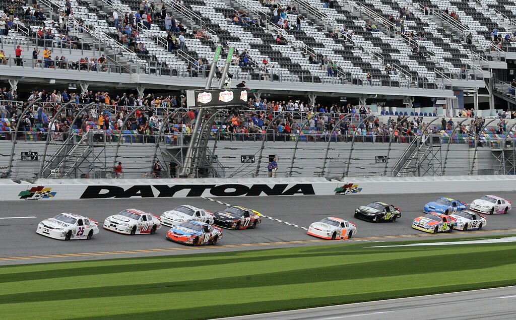 Pole-sitter Tom Hessert (25) leads the field of cars to start the ARCA auto race at Daytona International Speedway, Saturday, Feb. 18, 2017, in Daytona Beach, Fla. (AP Photo/Terry Renna)
