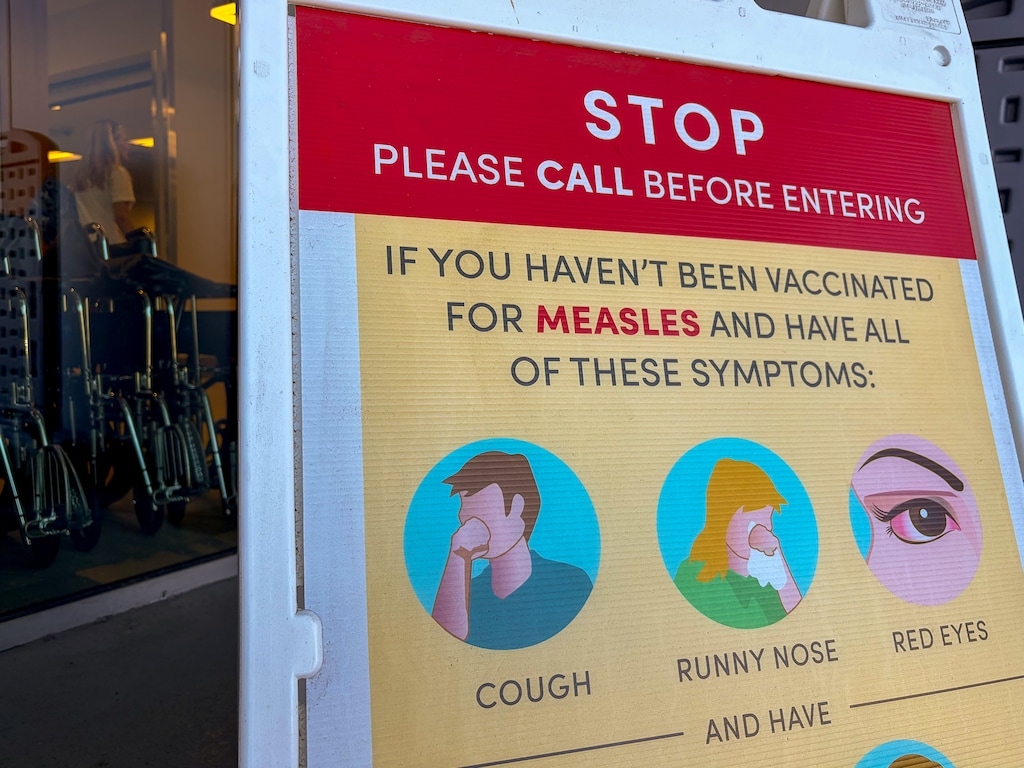 (Trent Nelson | The Salt Lake Tribune) A sign regarding measles at Sugar House Health Center in Salt Lake City on Friday, June 5, 2026.