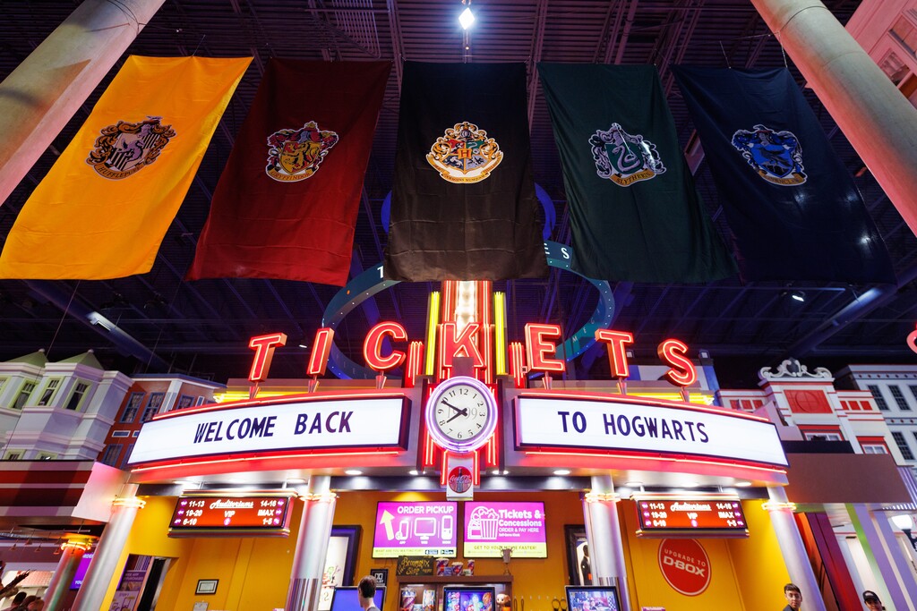 (Miller Sports + Entertainment) A photo of of the 'Back to Hogwarts' decor at the Jordan Commons Megaplex location in 2025.